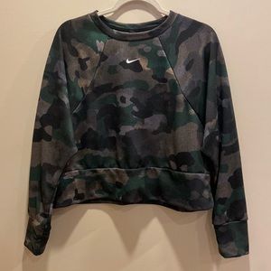 NIKE Dri-Fit Camo Drift Cropped Crewneck